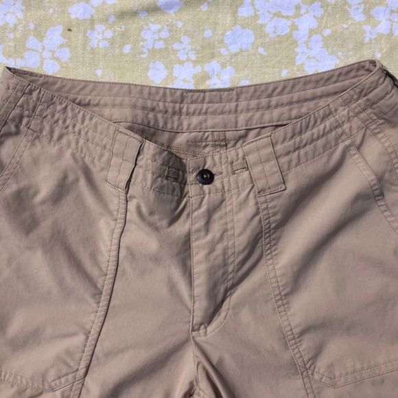 Patagonia Women’s Size 8 Convertible Hiking Pants – Zip-Off Shorts - Picture 4 of 7